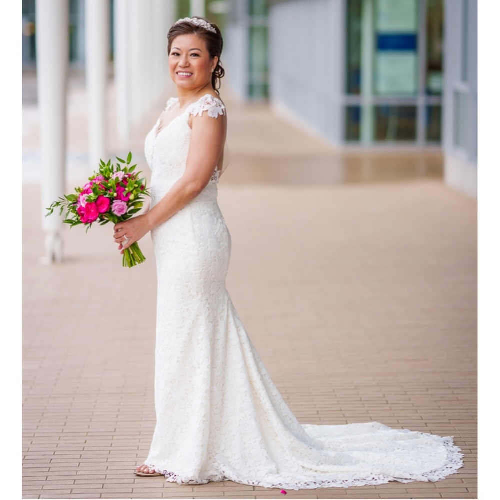 Laudae Santorini ivory wedding dress - size 12